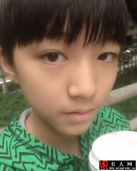 TFBOYS王俊凯2013年青涩生活照集(1)