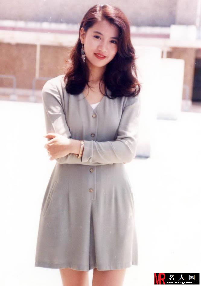袁咏仪早期写真照 演绎清纯妩媚迷人风采(1)