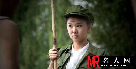 萌女神田晓霞 《平凡的世界》李小萌搞怪剧照(1)