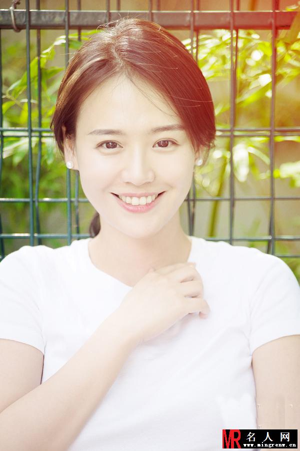 马思纯邻家女孩写真 素颜出镜清纯可人(1)