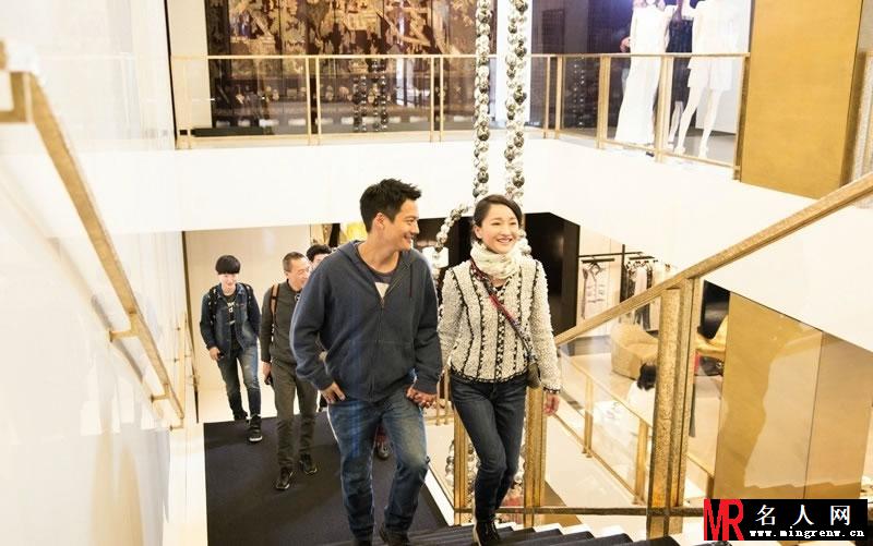 周迅试穿婚纱组图 黄蓉妹妹不嫁婧哥哥(1)