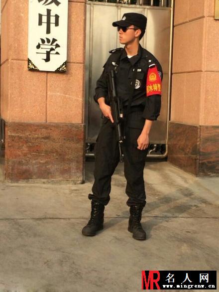 高考帅气特警生活照曝光 酷帅惹人爱(1)
