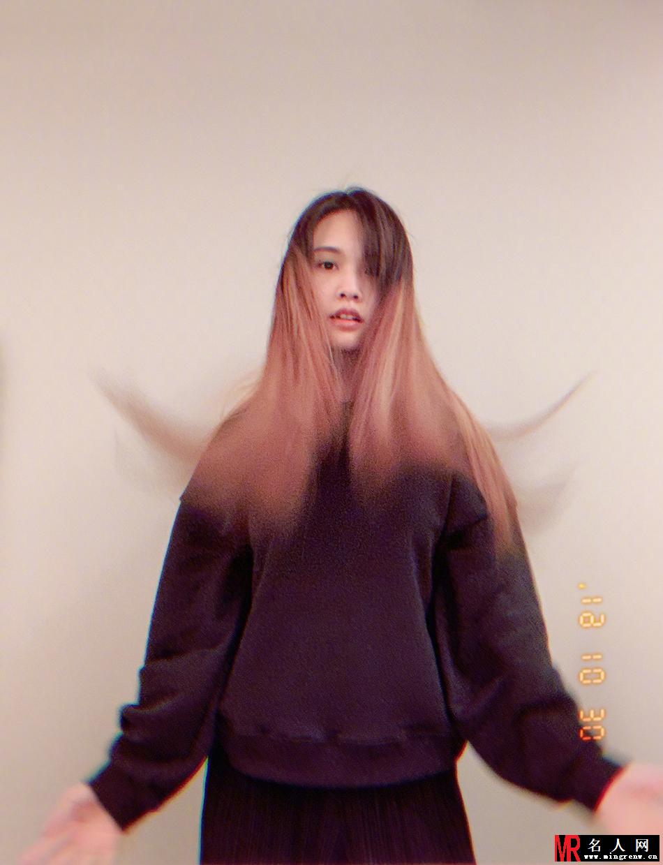 杨丞琳分享自己的新发色 坐了七个半小时还没弄好(1)