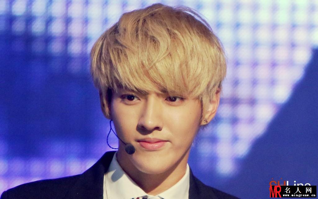 2013年Seoul K-pop Choice吴亦凡帅气现身首尔 天使颜神引爆现场高潮(1)