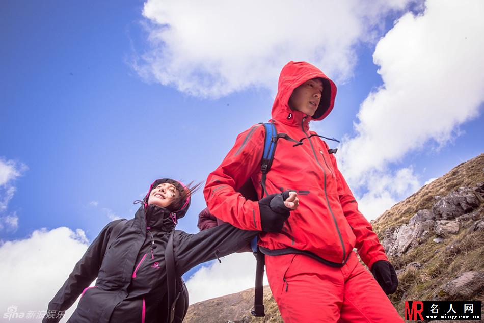 《花儿与少年2》成员登山遭遇危机 冲突显现(1)