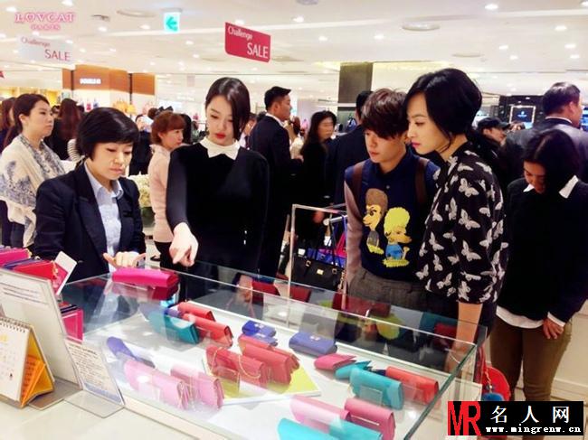 F（X）宋茜代言lovcat品牌包包写真(1)