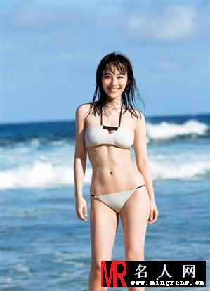 日本女星谷村奈南大胆写真 展现傲人G罩杯巨乳(1)