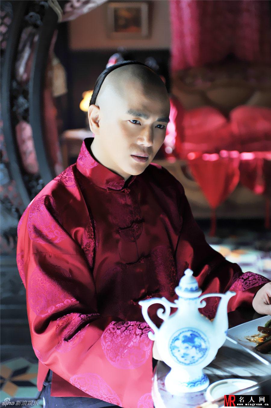 十月围城成亲剧照 张晓龙痛哭抱娇妻(1)