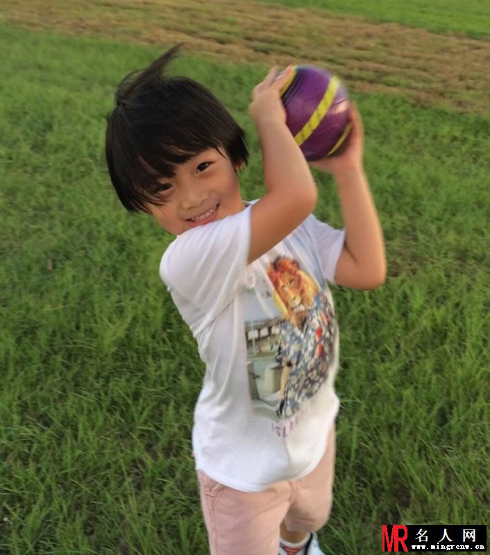 Kimi长大了 爱哭小子变活泼暖男(1)