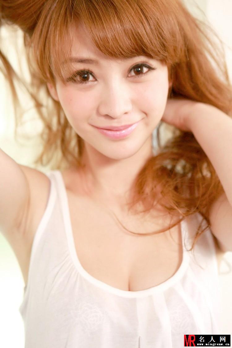 柳岩宽衣爆乳写真 秀性感楚楚动人(1)