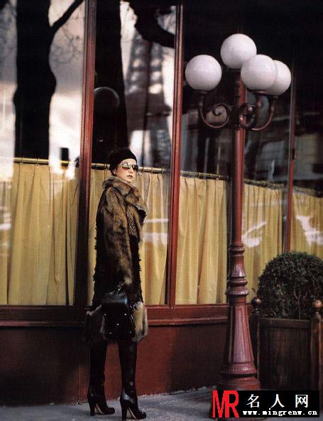 赵薇2006登《嘉人》杂志 展灿烂笑靥(1)