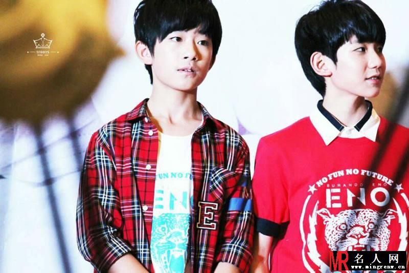 TFBOYS北京签售会 得到碰碰网第1000位艺人(1)