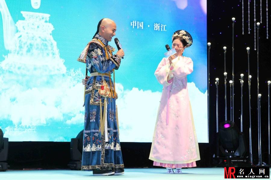 郑爽首拍清装戏 刘恺威首度尝试光头造型(1)