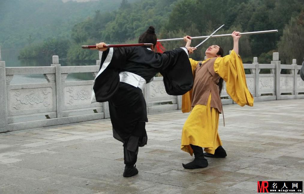 跑男古装剧照 邓超惨遭画脸(1)