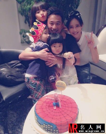 曹格儿子joe生日会 黄磊张歆艺现身献祝福(1)