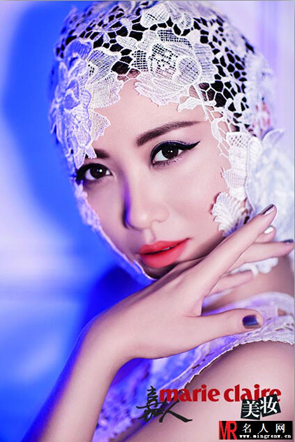 姚贝娜登嘉人杂志 醉人眼妆诠释优雅(1)