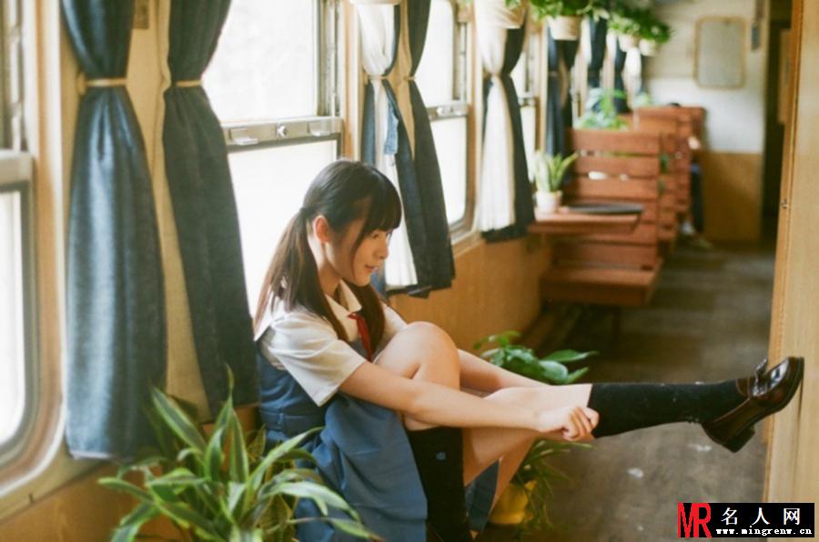 软妹子徐娇日系写真 双马尾尽显清新可爱(1)