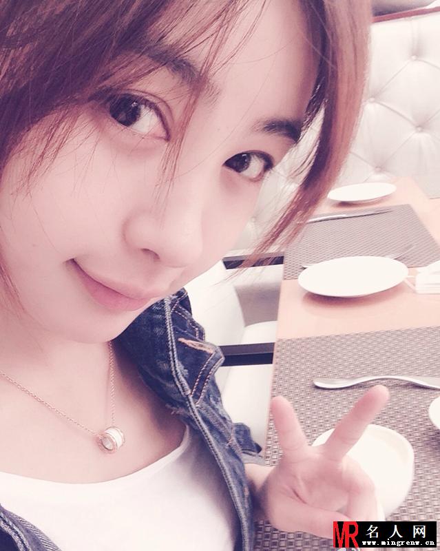 花儿与少年糊涂妹李菲儿海量私照曝光(1)