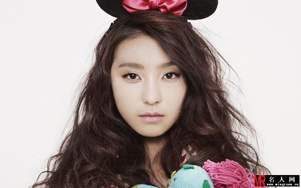 SISTAR宝拉尽展原始文艺性感(1)