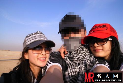 杨幂刘诗诗同一天公布喜讯 好姐妹昔日热吻照曝光(1)