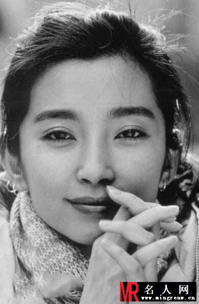 曝李冰冰出道前旧照眉清目秀抬腿清纯(1)