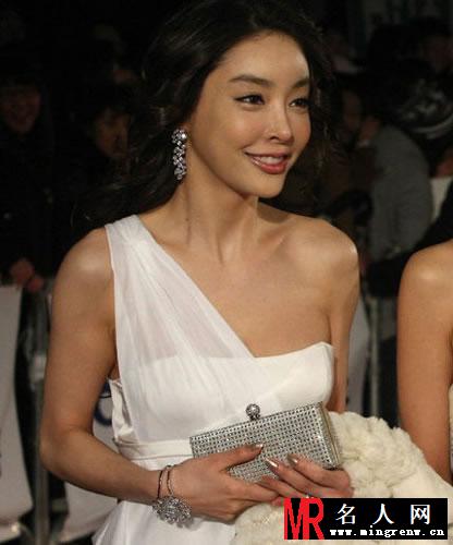 亚姐陪酒内幕 曝十大女星陪酒辛酸历程(1)