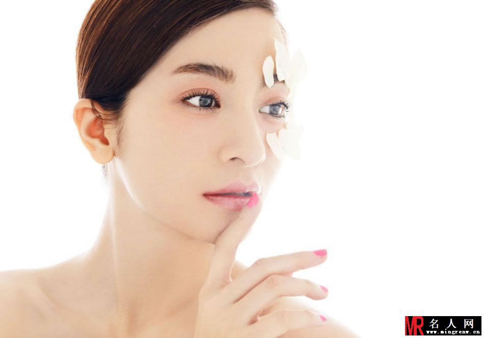 李晟美妆写真 精致妆容优雅迷人(1)