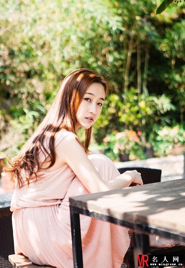 刘美含纯真大片 清雅脱俗获宅男喜爱(1)