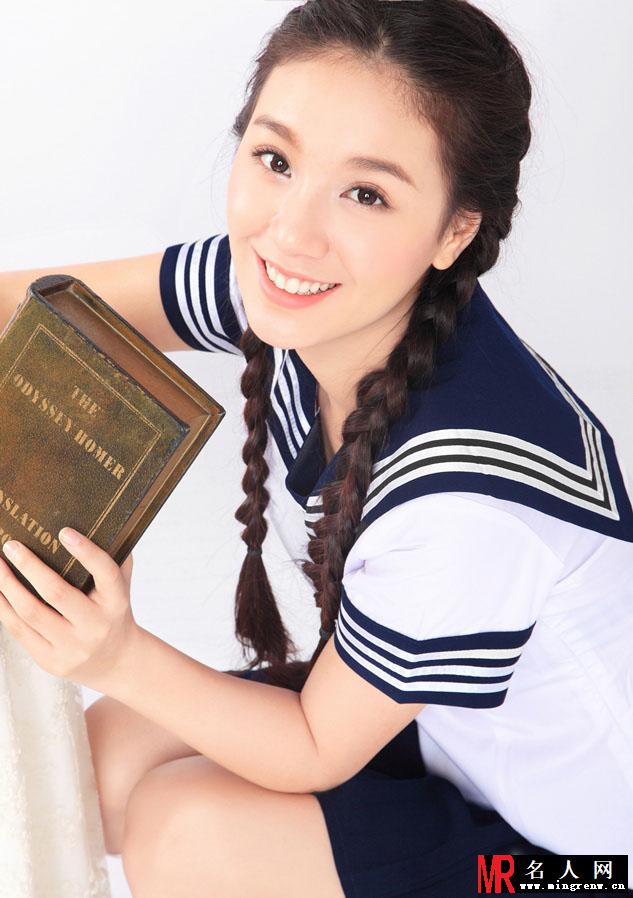 程砚秋学生制服写真 青春扮相显可爱(1)