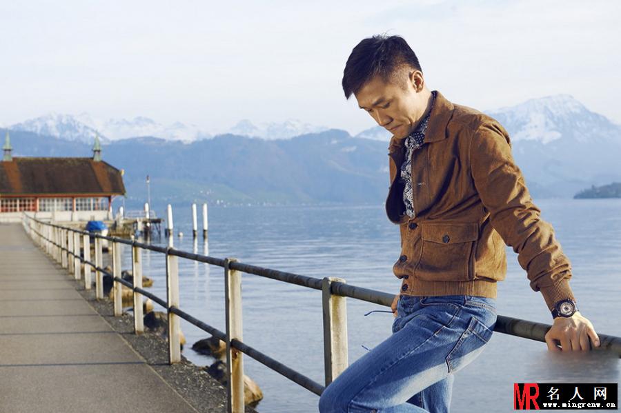 黄忠瑞异国绅士写真 硬汉形象深入人心(1)