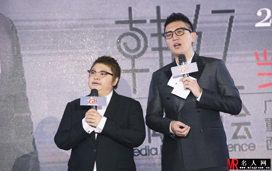 韩红揭巡演场次谈黄晓明婚礼:不会帮挡酒(1)