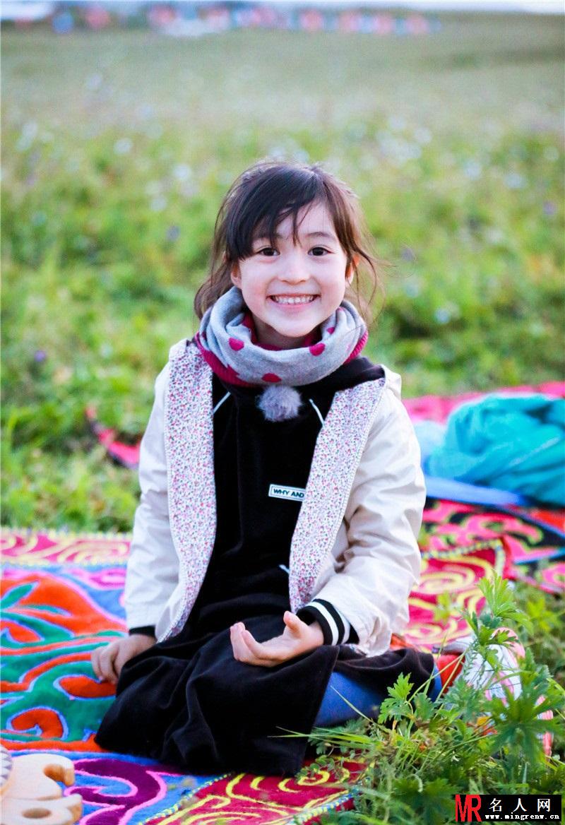元气少女！《爸爸3》夏天草原写真美如画(1)