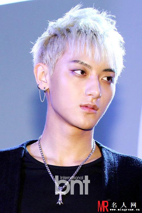 2014年7月EXO现身FASHION CADE活动现场帅气时尚黄子韬图片(1)