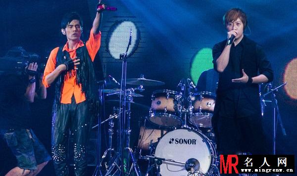 周杰伦阿信魔天伦台北演唱会现场高清图(1)