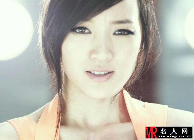 韩国女子组合Miss A孟佳性感露脐写真(1)