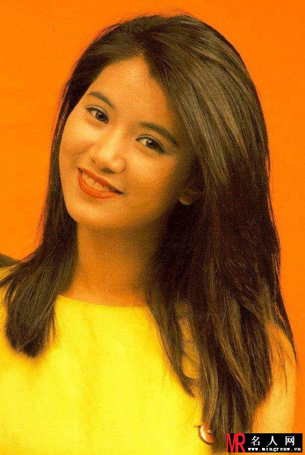 袁咏仪早期写真照 演绎清纯妩媚迷人风采(1)