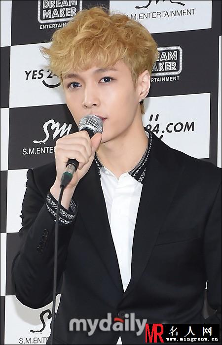 EXO张艺兴2015念月记者会现场高清帅气照合集(1)