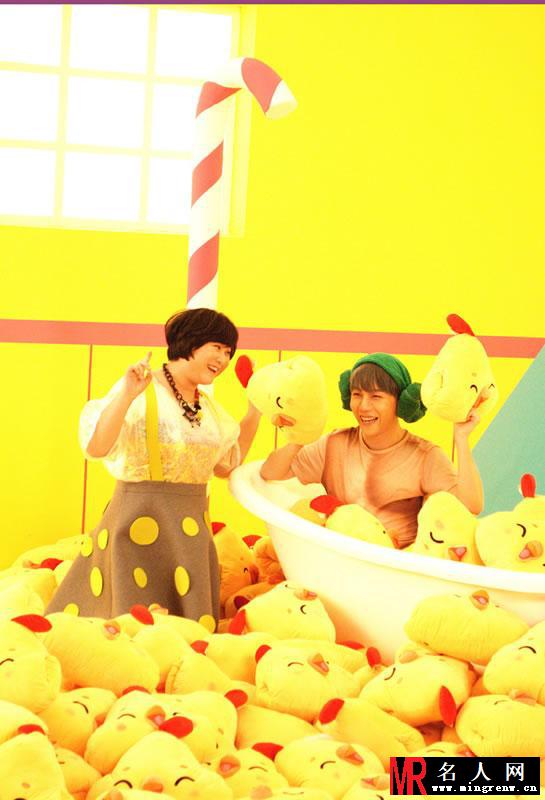 贾玲刘维《感觉自己萌萌哒》MV大片 卖萌搞笑上演浴室激情(1)