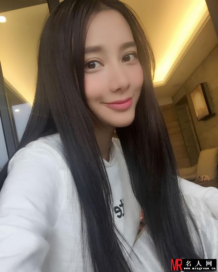 福建师大校花姝雯爆乳照 被吐槽整容脸(1)