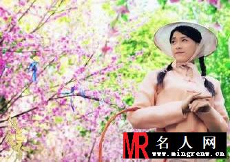 活色生香曝光李易峰奇葩剧照 化身媒婆形象尽毁(1)