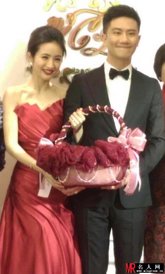 林依晨补办婚宴 谢娜盛装出席(1)