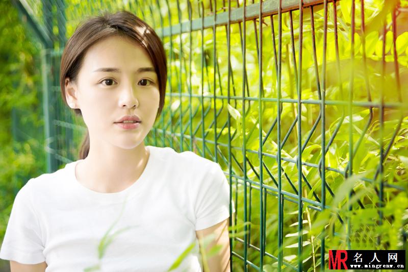 马思纯邻家女孩写真 素颜出镜清纯可人(1)