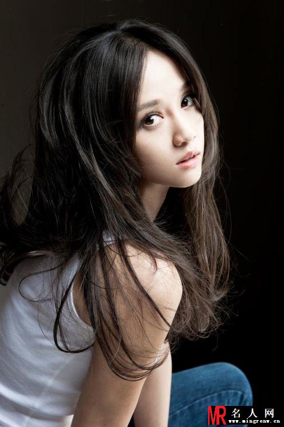 《ELLE》陈乔恩 这个女孩很百变(1)