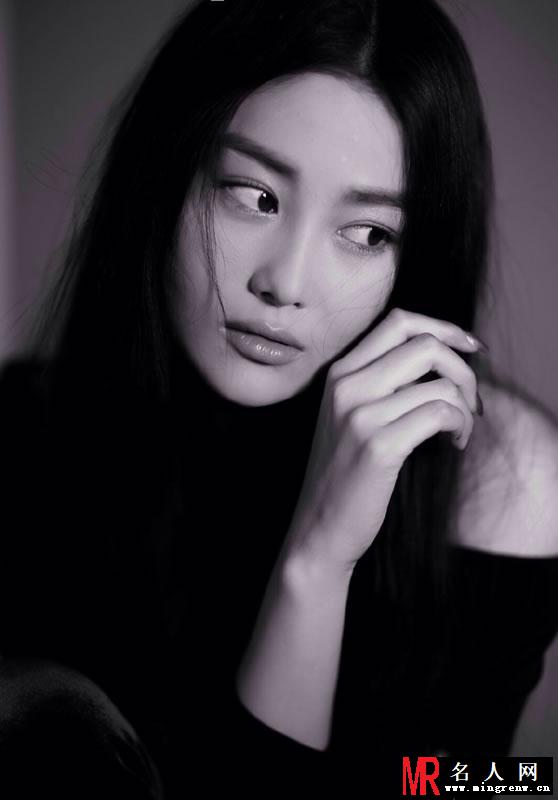 张馨予曝光一组黑白写真 清新可爱甜美迷人(1)