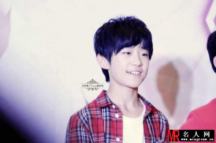 TFBOYS北京签售会 得到碰碰网第1000位艺人(1)