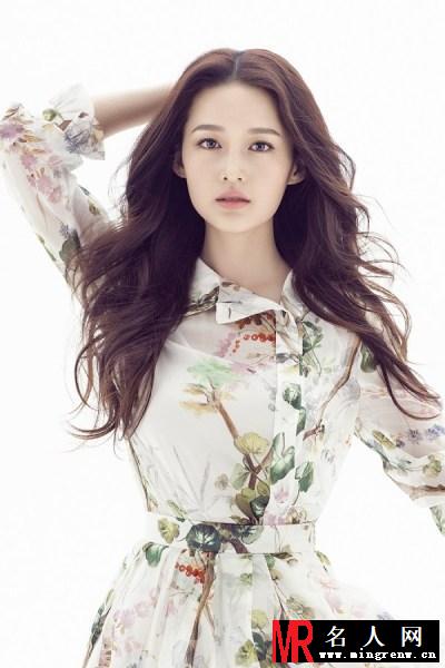 李沁长发妩媚写真 甜笑醉人性感优雅(1)