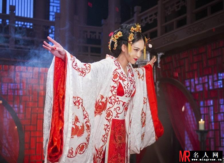 教主陈乔恩再曝美照！西域公主美翻网友(1)