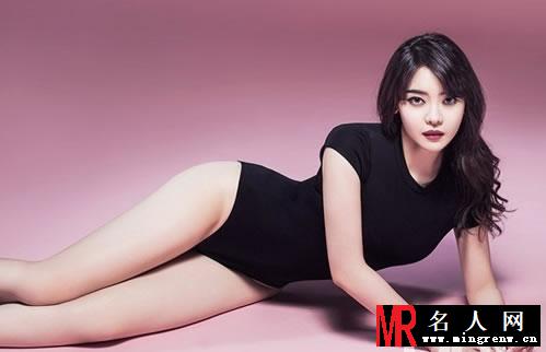 韩国声优徐宥利时尚性感写真 凹凸有致大秀傲人事业线(1)