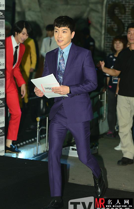 Super Junior集体亮相 帅气逼人魅力依旧(1)