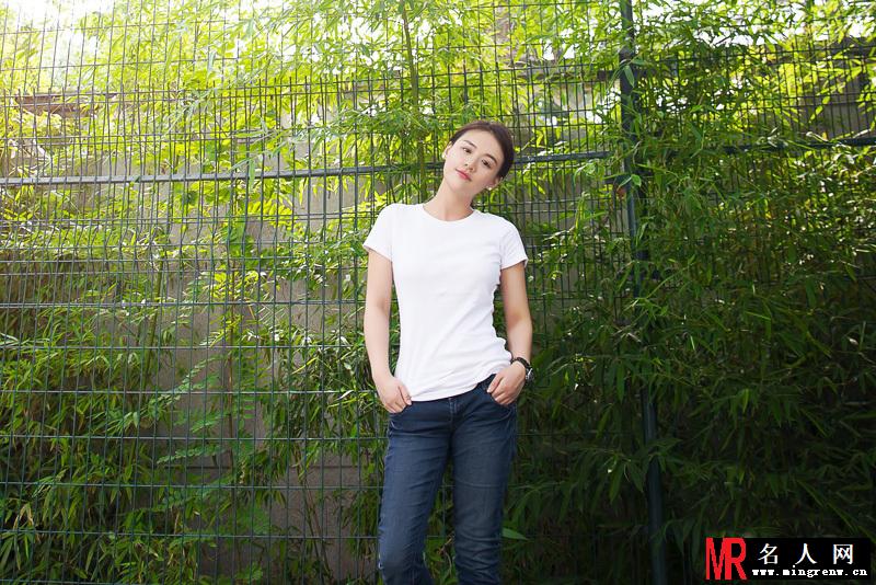 马思纯邻家女孩写真 素颜出镜清纯可人(1)